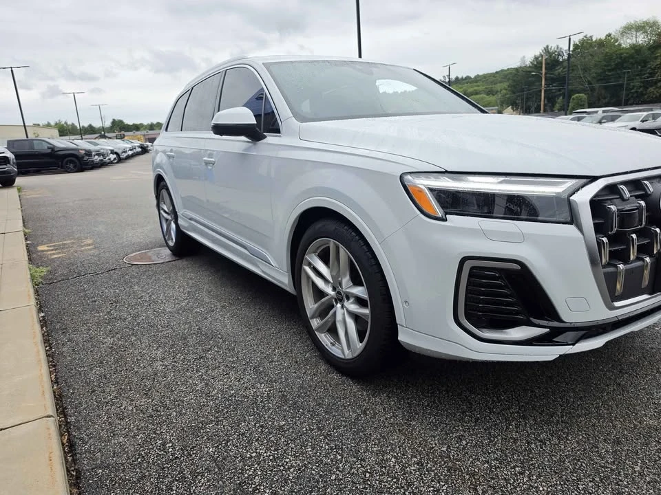 2025 Audi 4M Q7 - Image 2 of 14