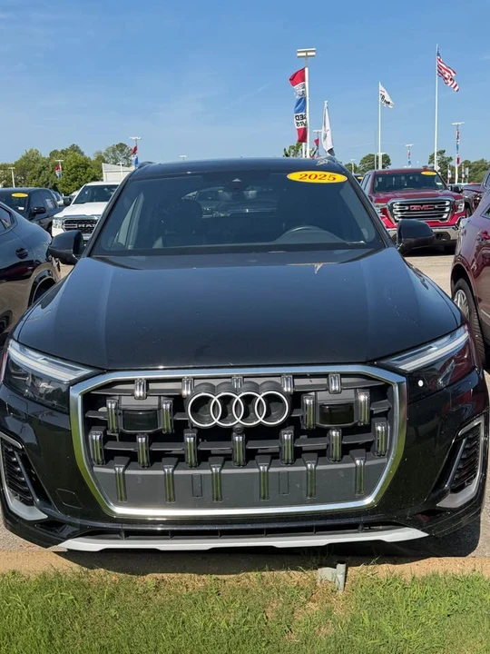 2025 Audi 4M Q7 - Image 2 of 16