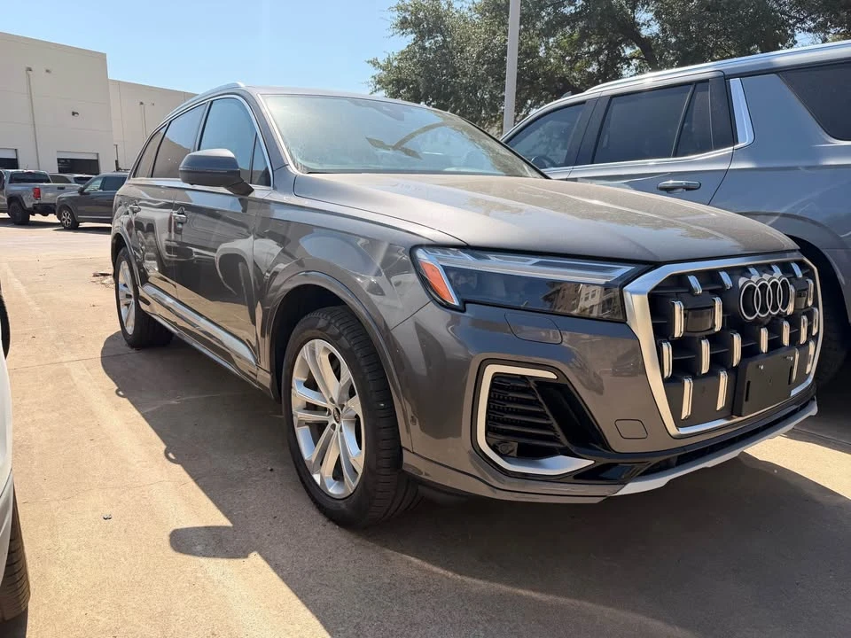 2025 Audi 4M Q7 - Image 2 of 12