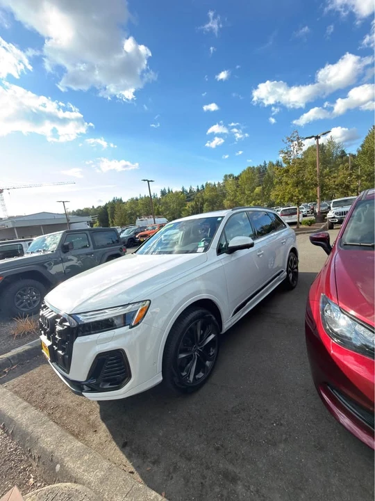 2025 Audi 4M Q7 - Image 2 of 17