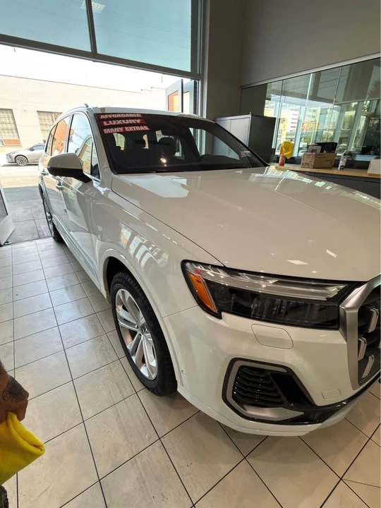2025 Audi 4M Q7 - Image 2 of 8