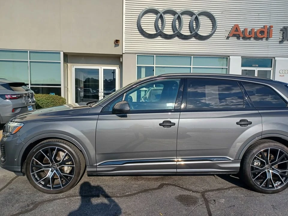 2025 Audi 4M Q7 - Image 2 of 20