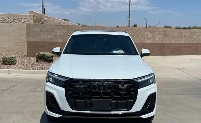 2025 Audi 4M Q7 - Image 2 of 17