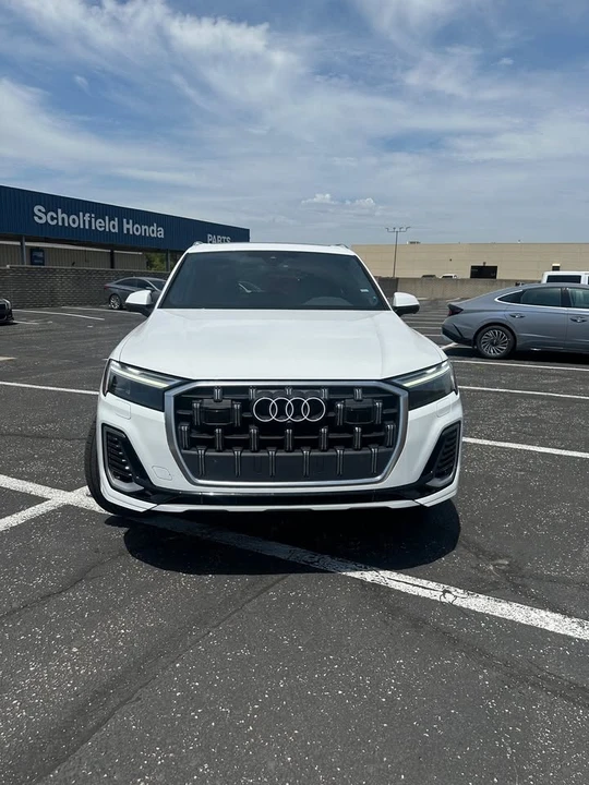 2025 Audi 4M Q7 - Image 2 of 14