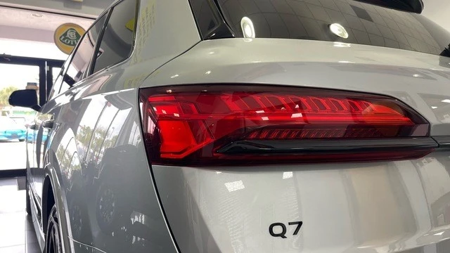 2025 Audi 4M Q7 - Image 16 of 31