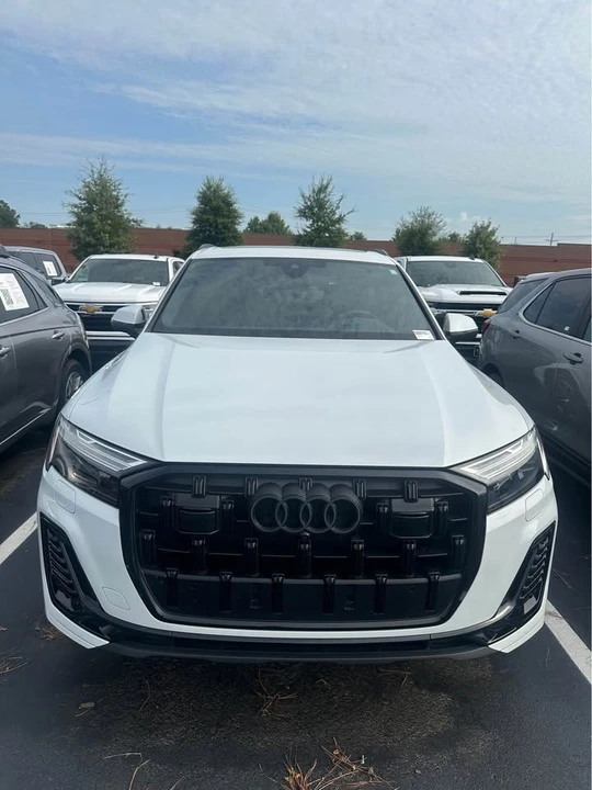 2025 Audi 4M Q7 - Image 2 of 4