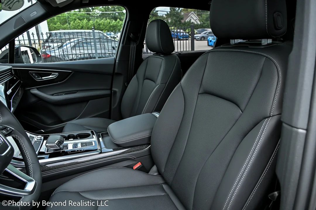 2025 Audi 4M Q7 - Image 2 of 21