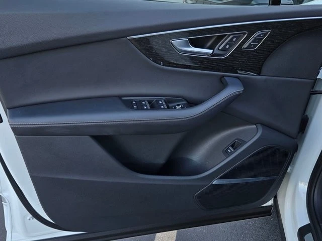 2025 Audi 4M Q7 - Image 9 of 31