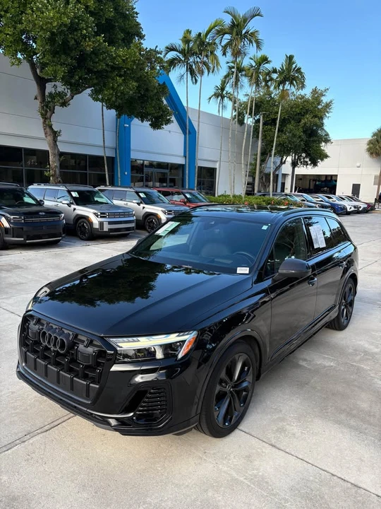 2025 Audi 4M Q7 - Image 2 of 15