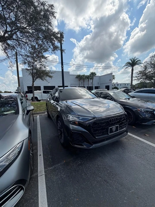 2025 Audi Q8 - Image 2 of 5