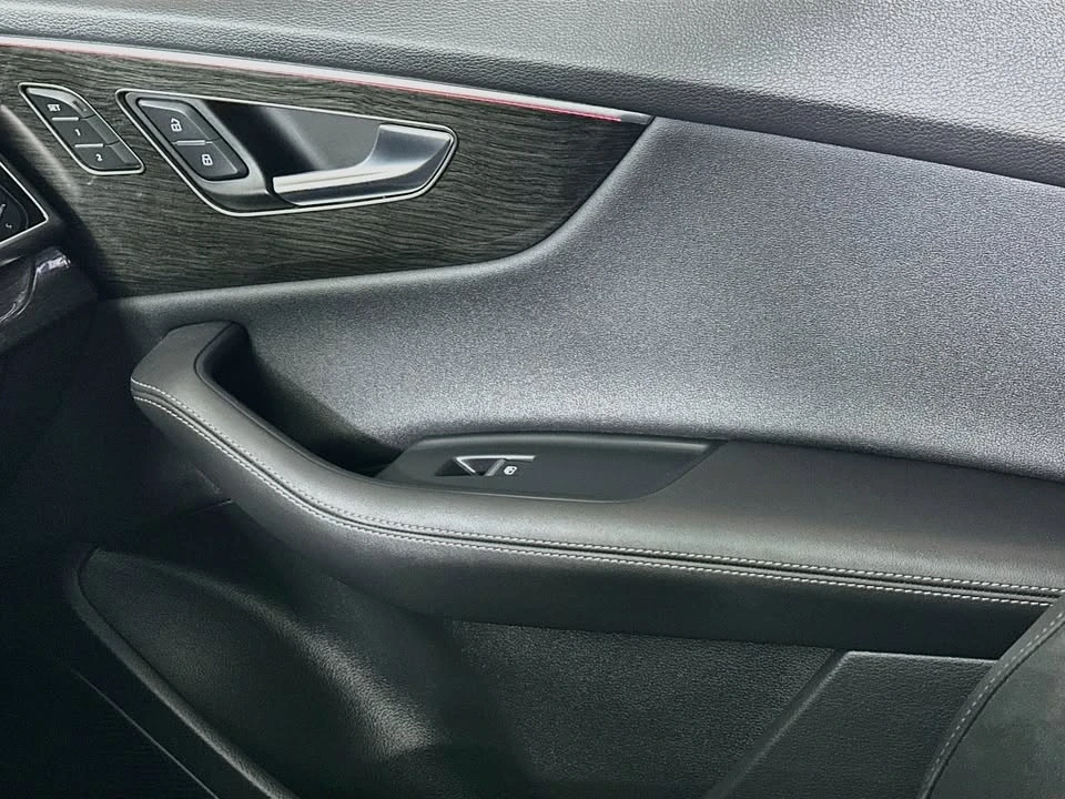 2025 Audi Q8 - Image 17 of 20