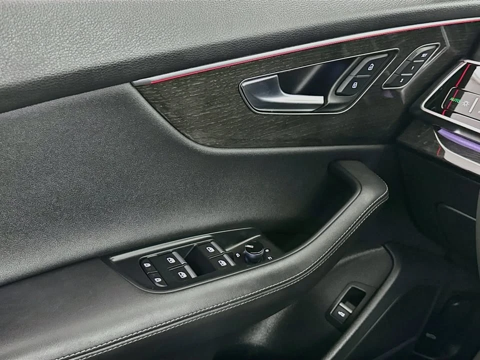 2025 Audi Q8 - Image 15 of 20