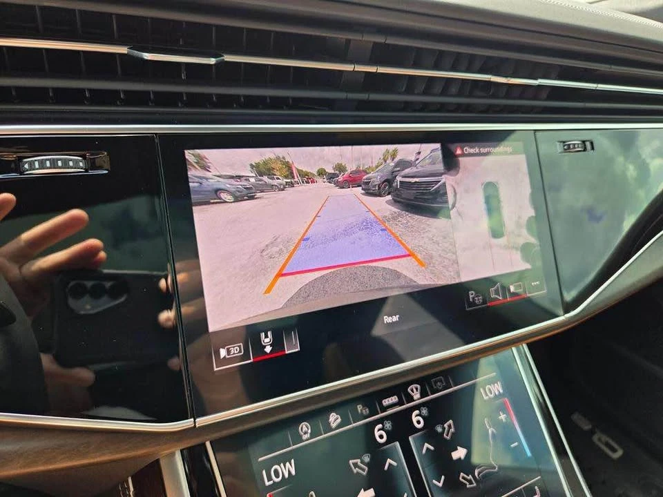 2025 Audi Q8 - Image 5 of 19