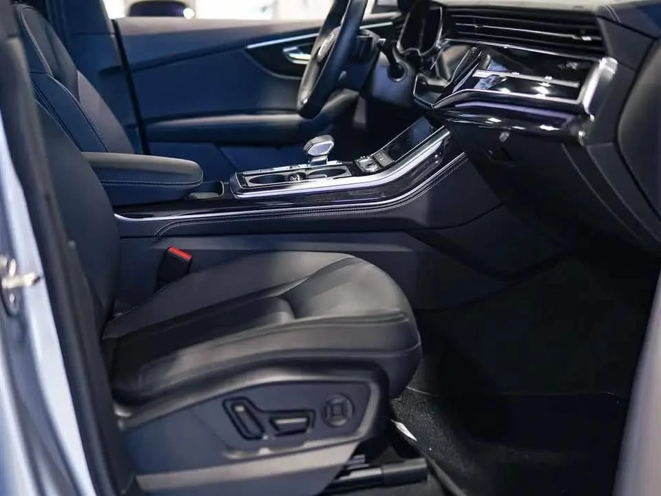 2025 Audi Q8 - Image 8 of 13