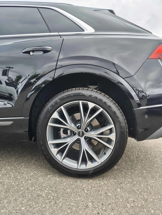 2025 Audi Q8 - Image 5 of 17
