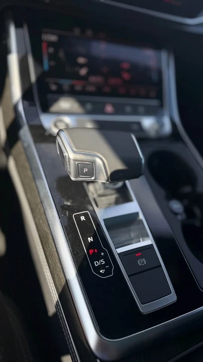 2025 Audi Q8 - Image 10 of 13