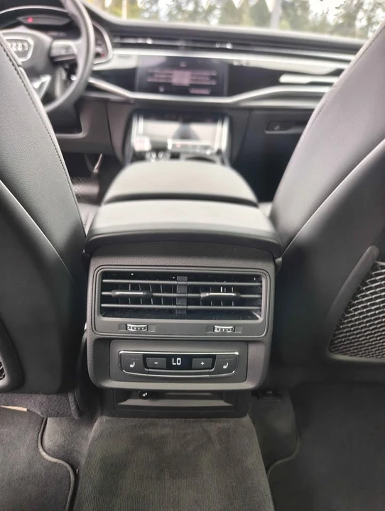 2025 Audi Q8 - Image 12 of 17