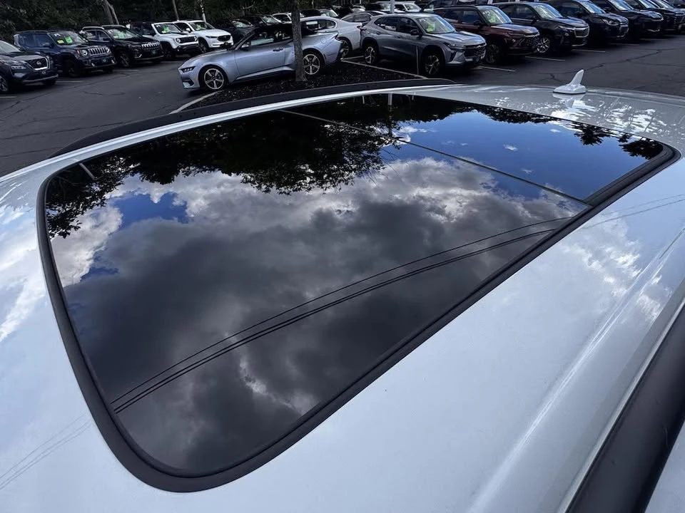 2025 Audi Q8 - Image 2 of 19