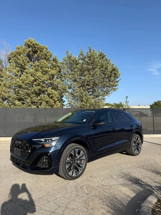 2025 Audi Q8 - Image 3 of 10