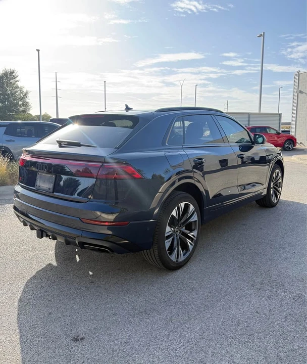 2025 Audi Q8 - Image 10 of 10