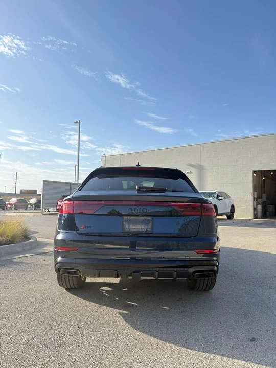 2025 Audi Q8 - Image 9 of 10