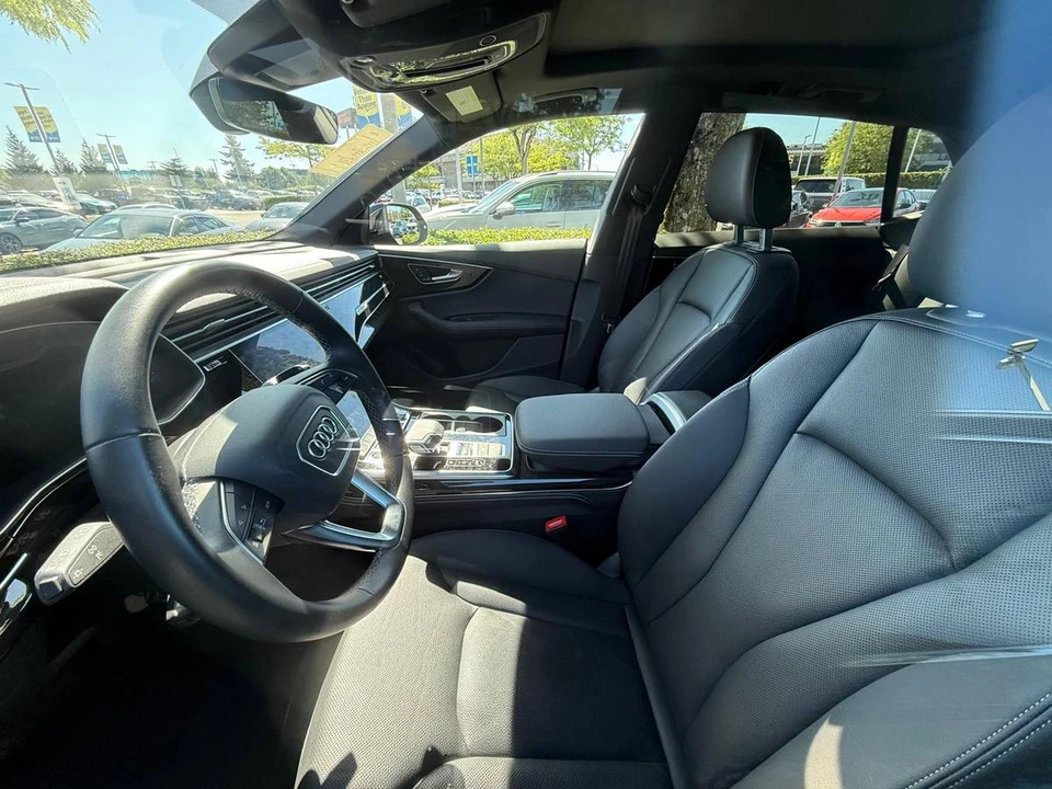 2025 Audi Q8 - Image 3 of 3