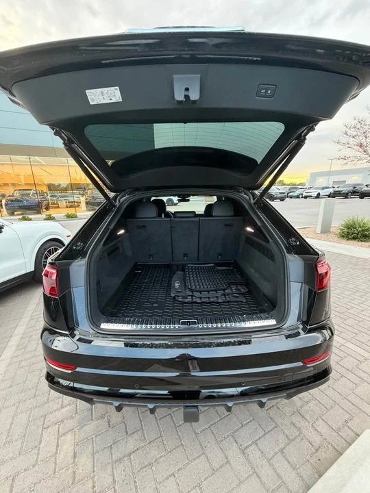 2025 Audi Q8 - Image 10 of 12