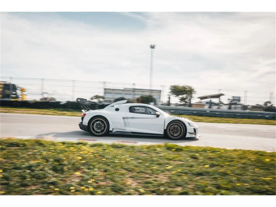 2025 Audi R8 - Image 18 of 24