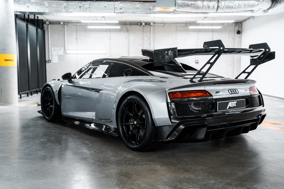 2025 Audi 4S R8 - Image 15 of 31