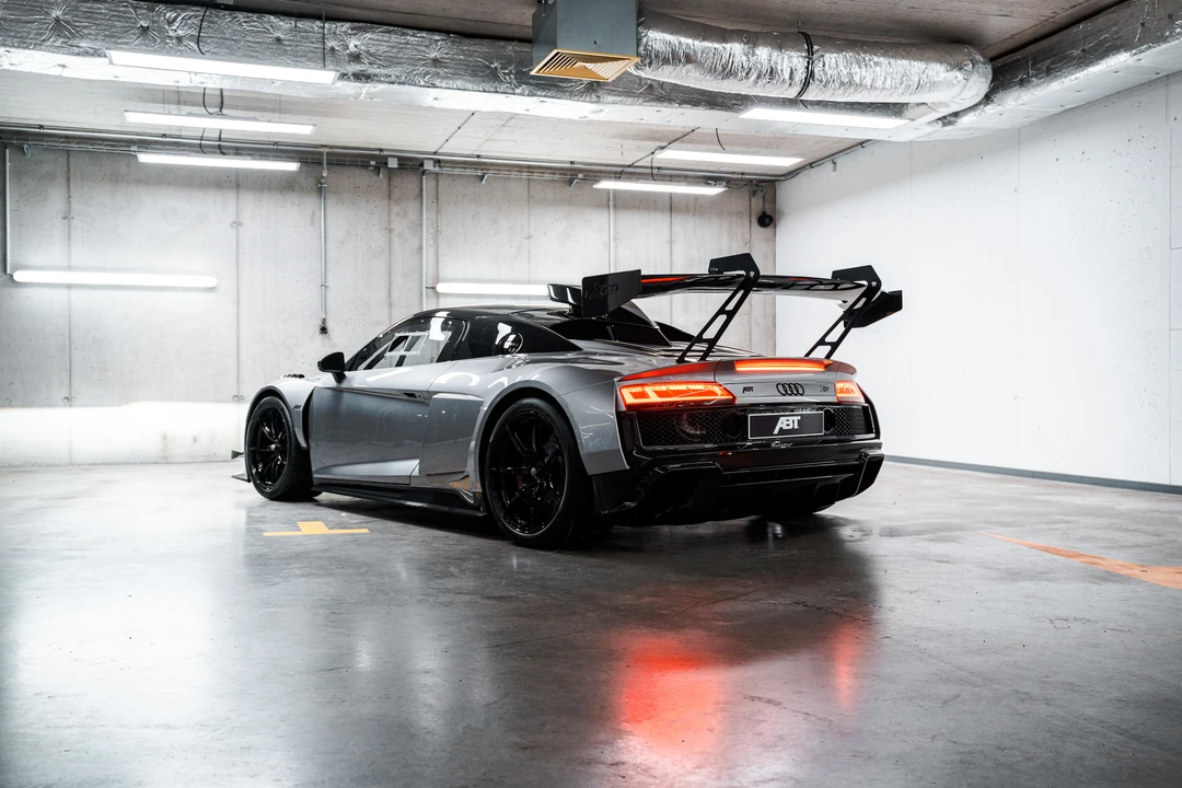 2025 Audi 4S R8 - Image 10 of 31
