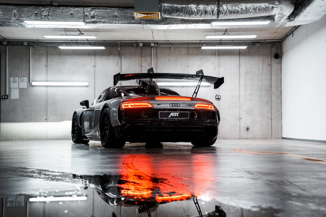 2025 Audi 4S R8 - Image 9 of 31