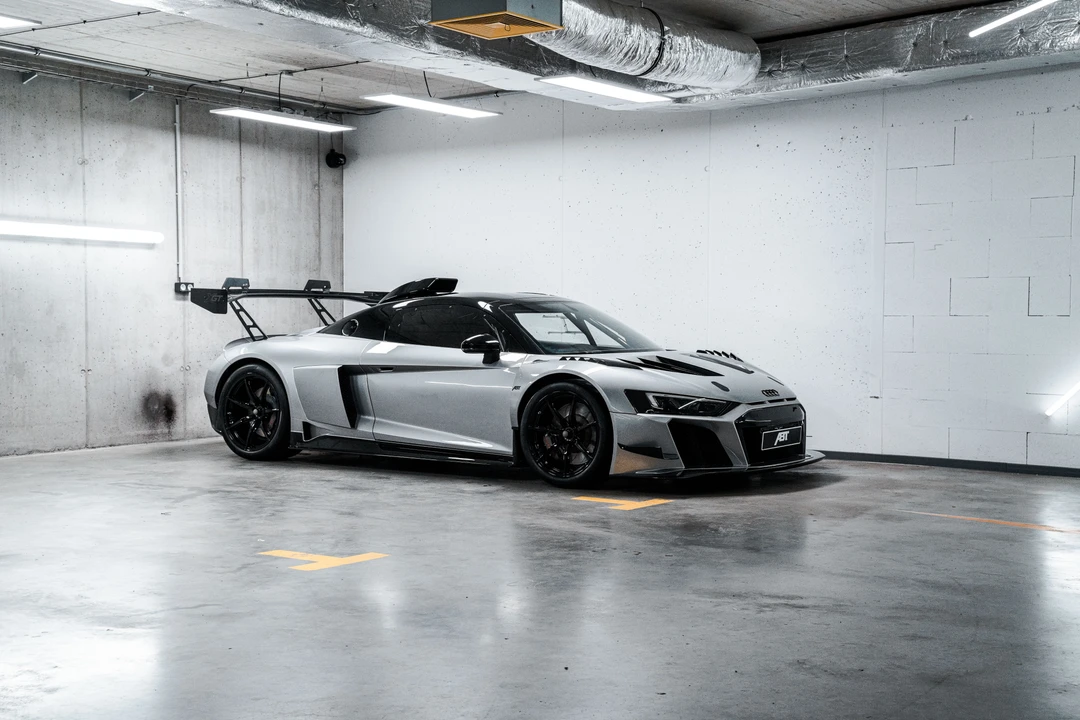 2025 Audi 4S R8 - Image 14 of 31