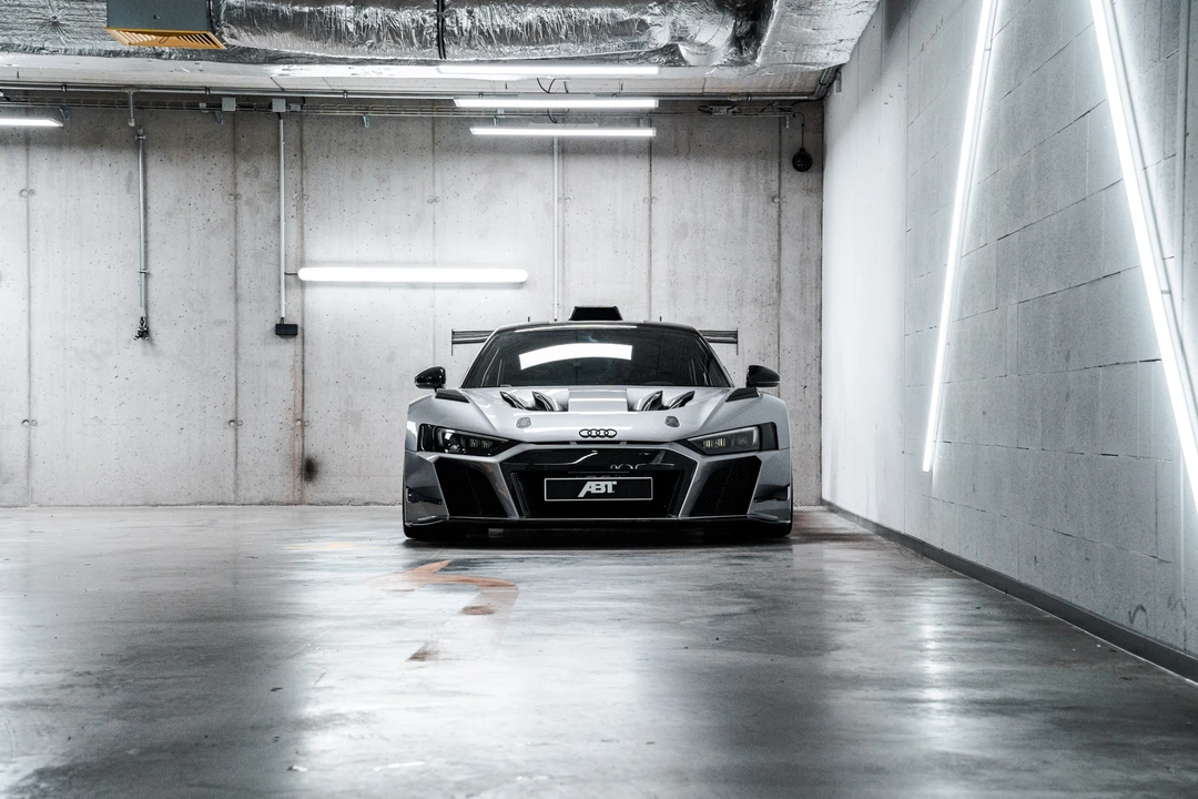 2025 Audi 4S R8 - Image 2 of 31