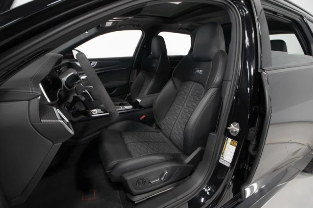 2025 Audi C8 RS6 - Image 3 of 21