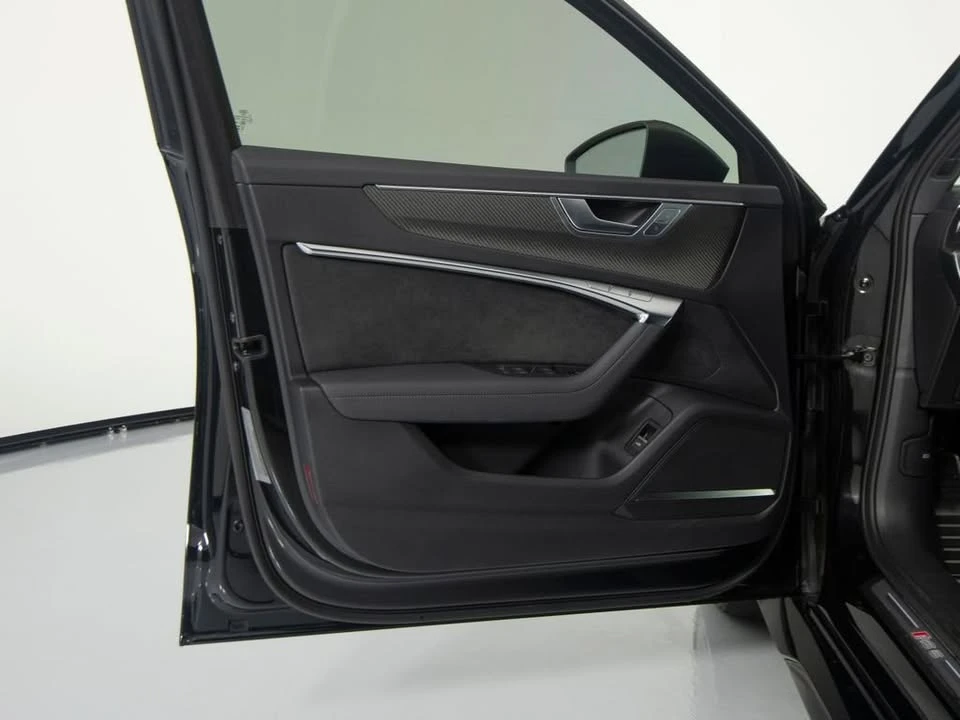 2025 Audi C8 RS6 - Image 10 of 19