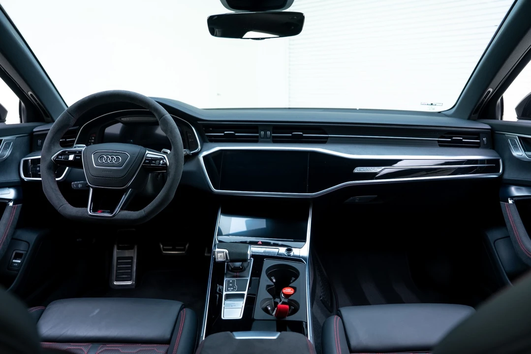 2025 Audi C8 RS6 - Image 2 of 21