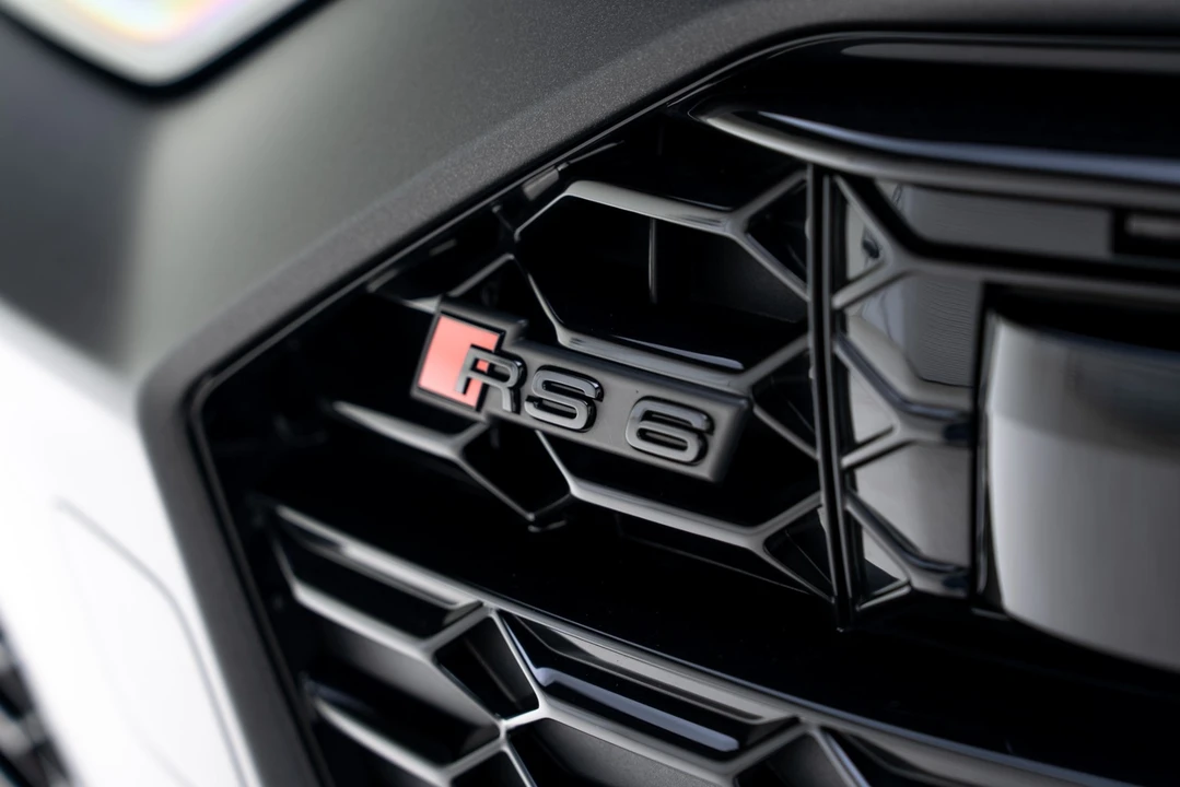 2025 Audi C8 RS6 - Image 14 of 21