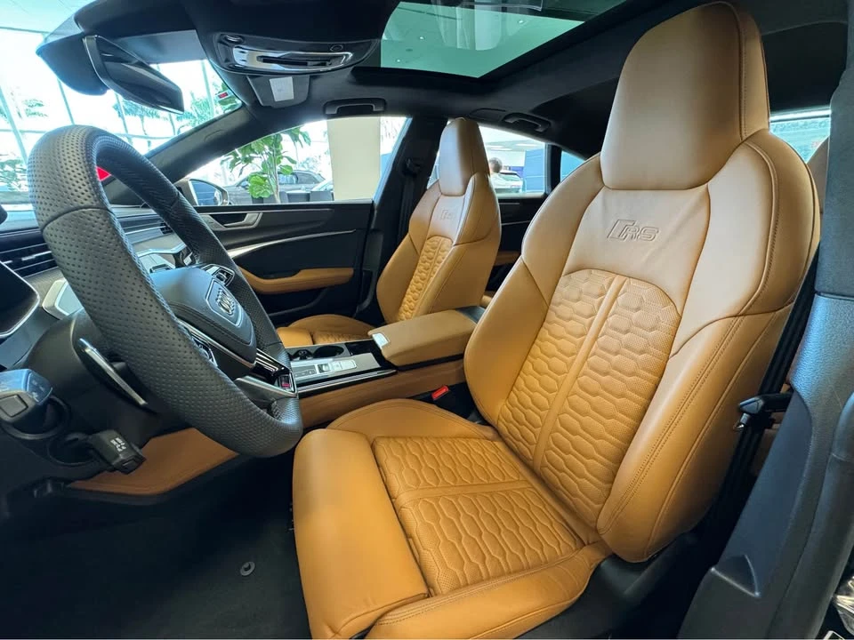 2025 Audi C8 RS7 - Image 9 of 10
