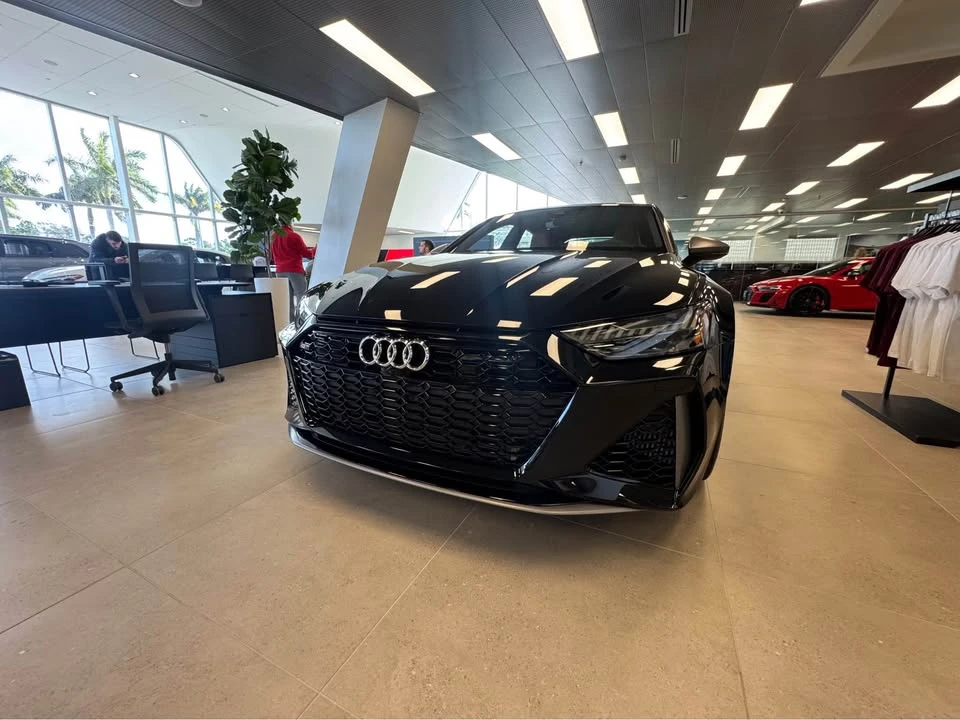 2025 Audi C8 RS7 - Image 3 of 10