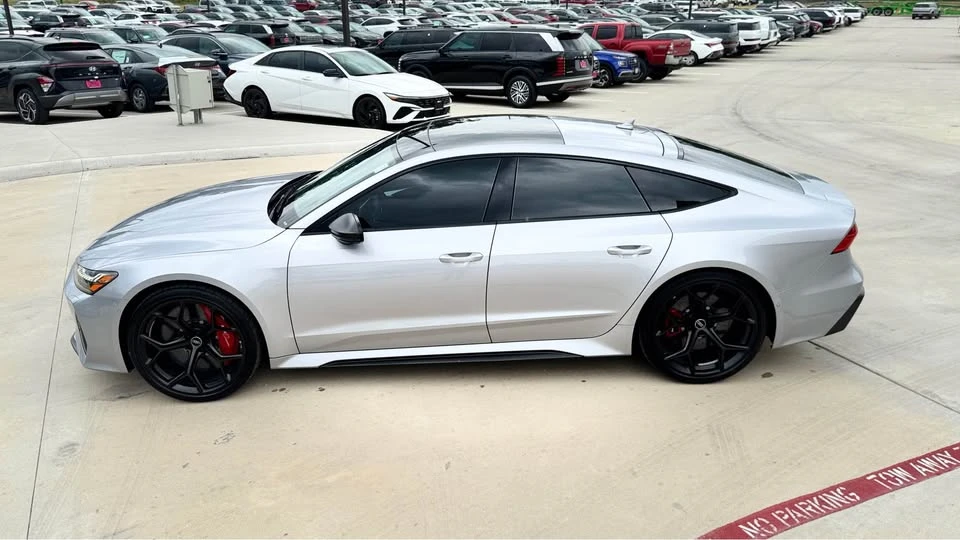 2025 Audi C8 RS7 - Image 3 of 9
