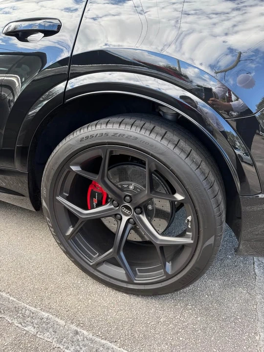 2025 Audi RS Q8 Performance - Image 6 of 12