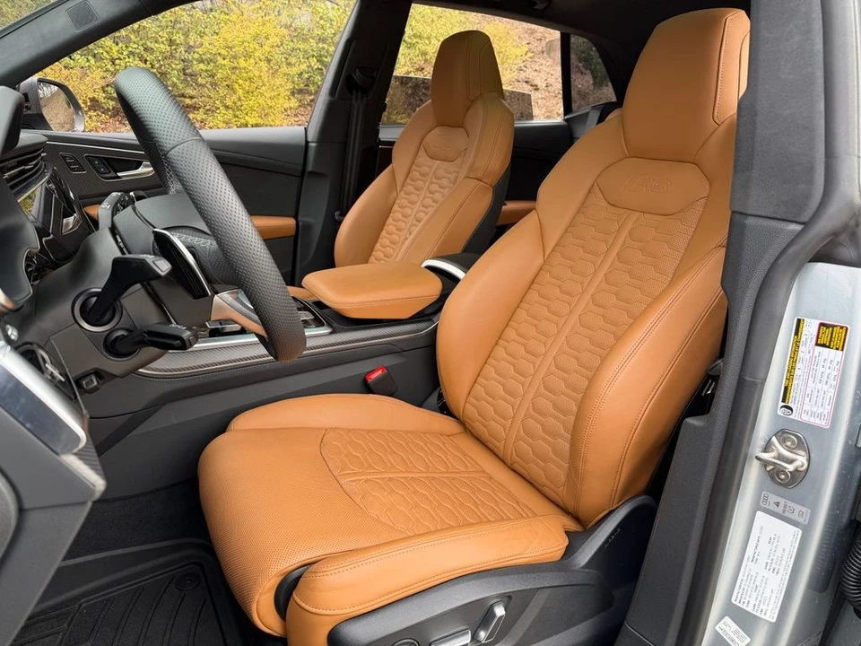 2025 Audi RS Q8 - Image 17 of 21