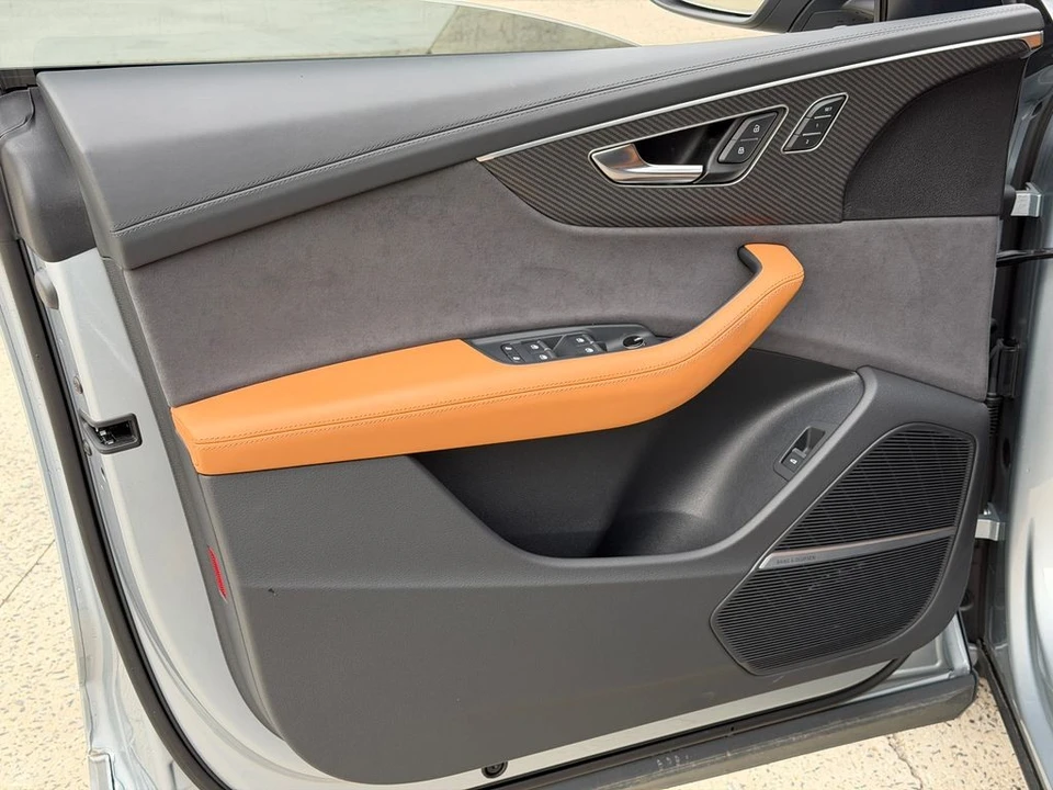 2025 Audi RS Q8 - Image 14 of 21