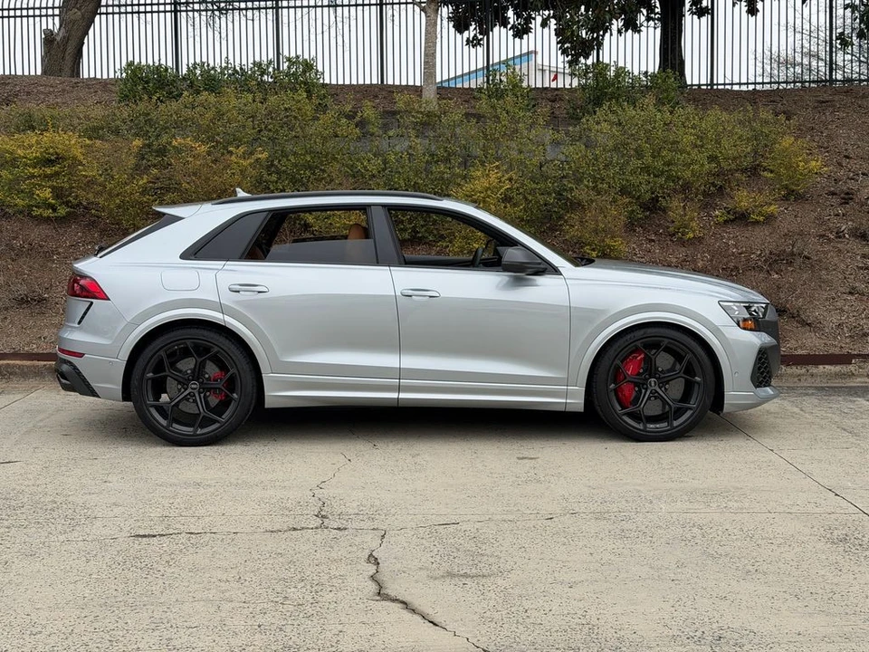 2025 Audi RS Q8 - Image 2 of 21