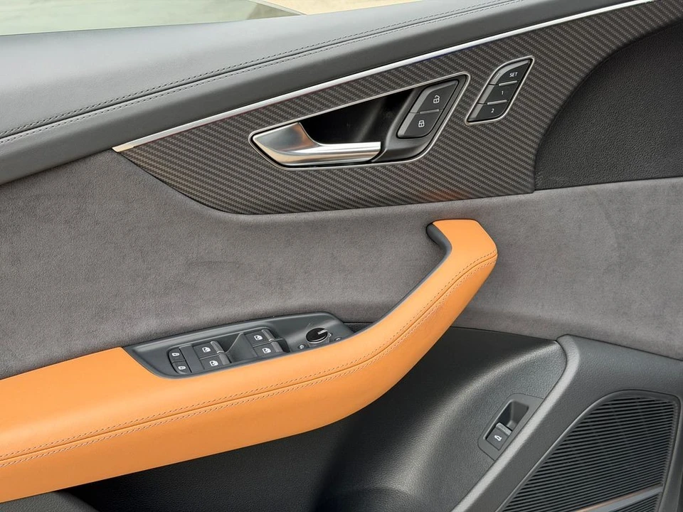 2025 Audi RS Q8 - Image 15 of 21