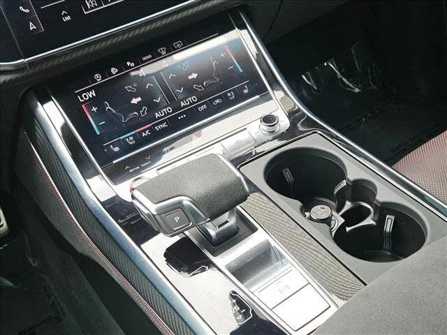 2025 Audi RS Q8 Performance - Image 17 of 19