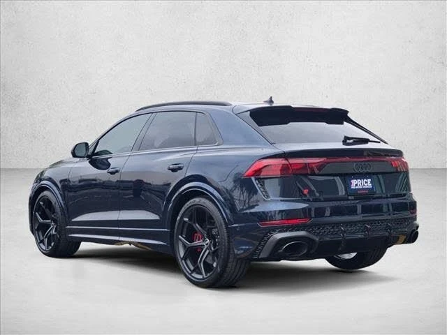 2025 Audi RS Q8 Performance - Image 8 of 19