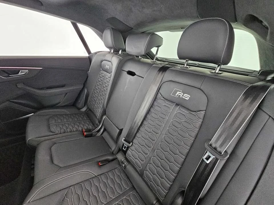 2025 Audi RS Q8 Performance - Image 17 of 20