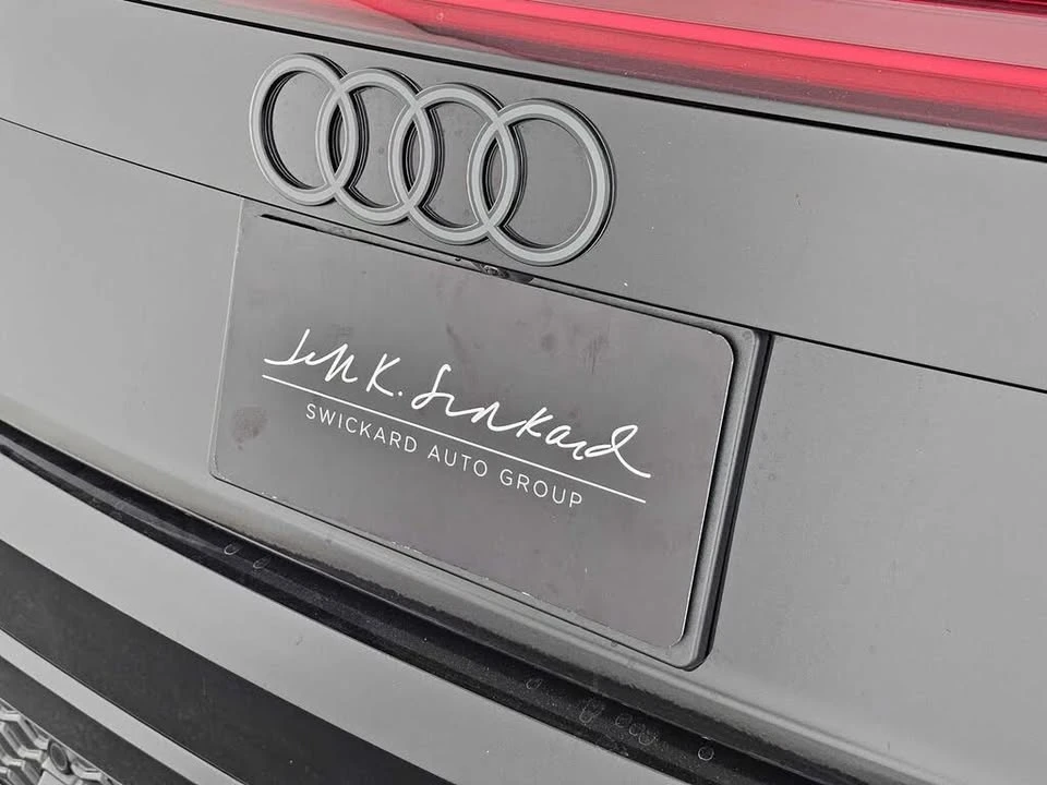 2025 Audi RS Q8 Performance - Image 13 of 20