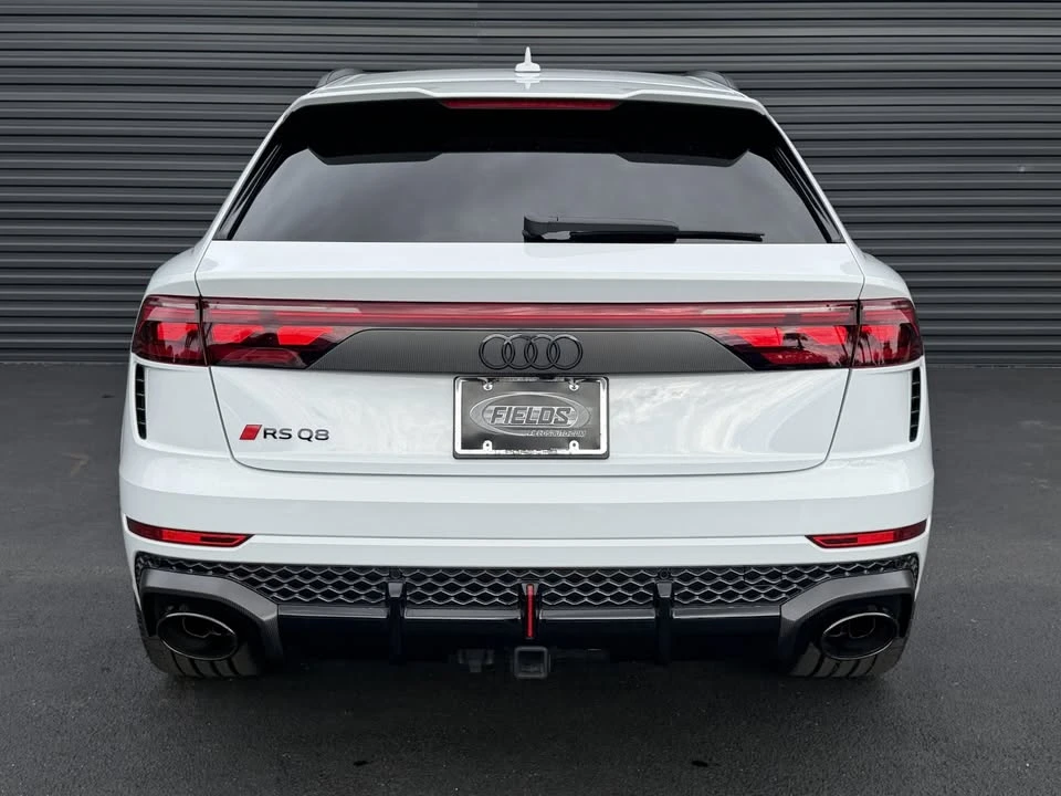 2025 Audi RS Q8 Performance - Image 10 of 20